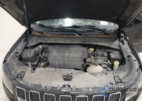 2018 Jeep Compass Latitude 4X4 from USA, damaged, VIN 3C4NJDBB7JT373243